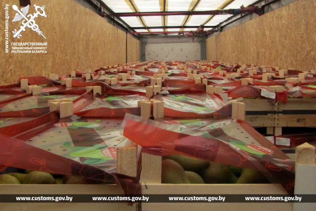 Несладкая сделка: таможня не пустила партию груш в РФ почти на полмиллиона рублей