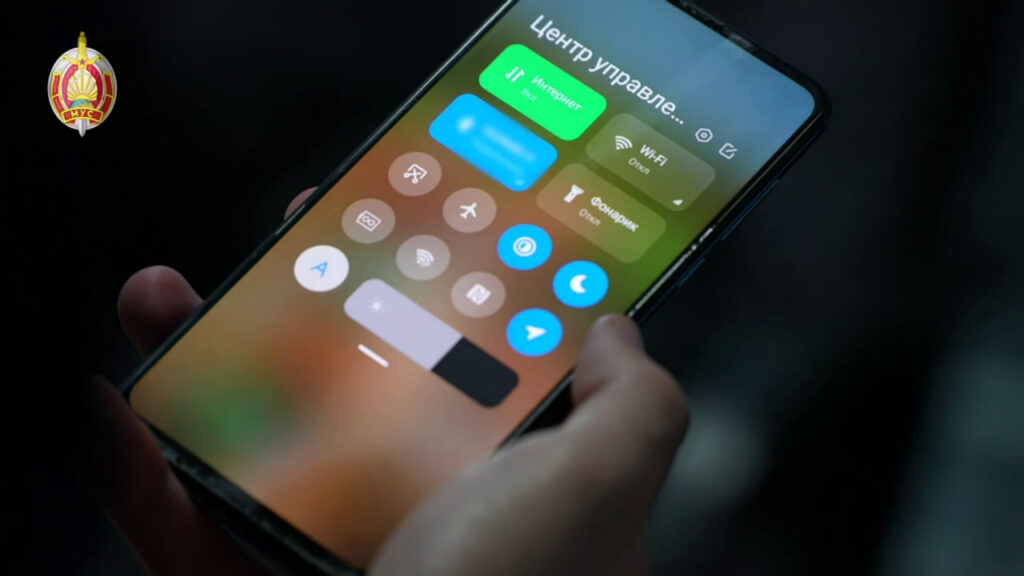 Фотографии из отпуска могут стоить вам квартиры — в МВД предупредили об опасности геометок