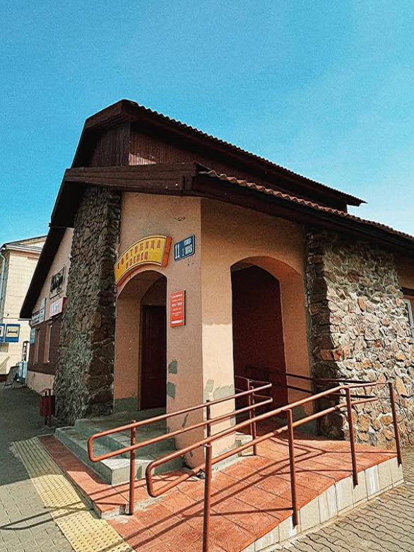 В Ивенце выставляют на торги здание гостиницы — начальная цена снижена вдвое