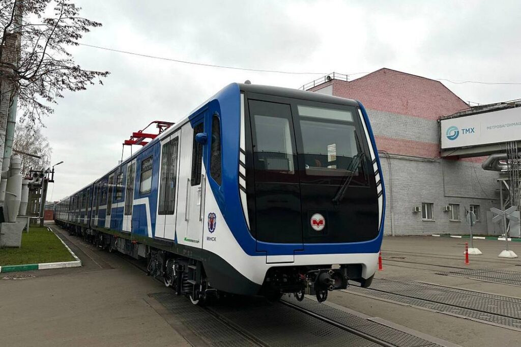 На Автозаводской линии появятся новые поезда — какими будут составы изнутри
