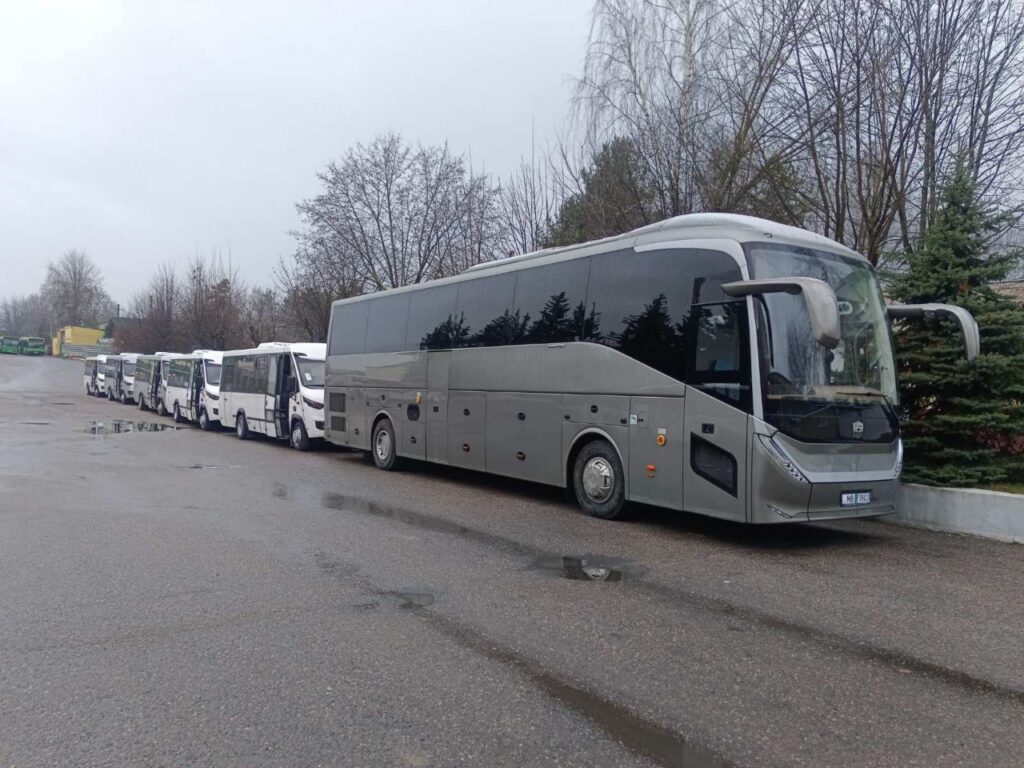 Семь новых автобусов пополнили автопарк Борисова по поручению Президента
