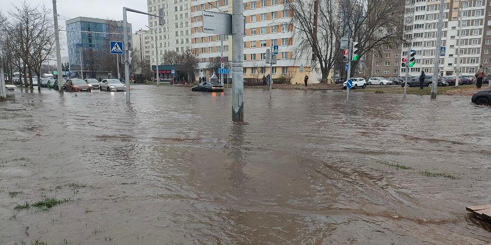 Повреждение водопровода в Минске на ул. Кульман локализовано — утечка воды прекращена