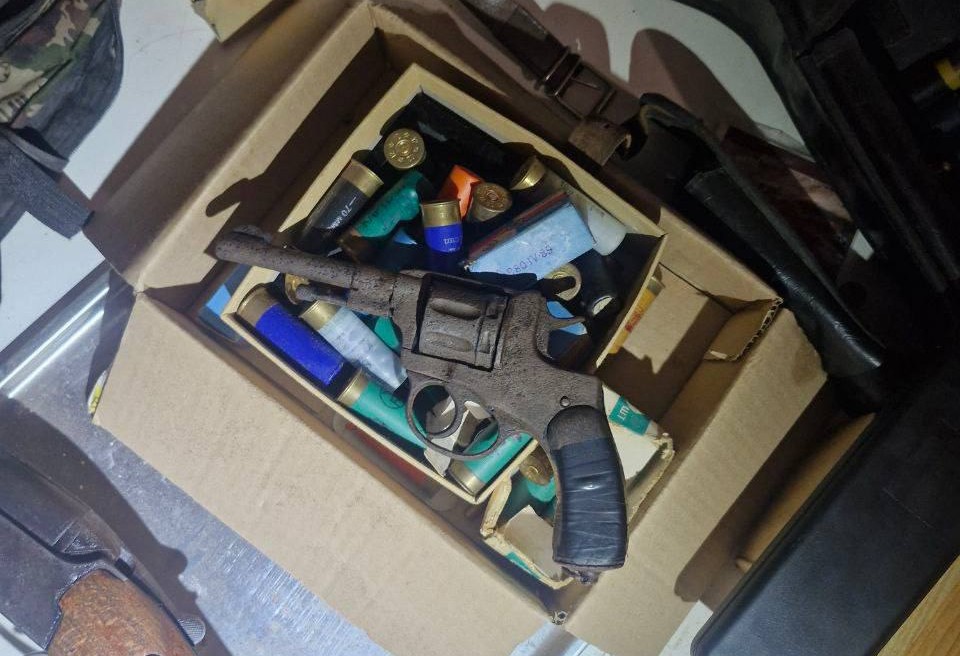 В Молодечно девушка сдала бывшего парня милиции — она нашла его арсенал оружия