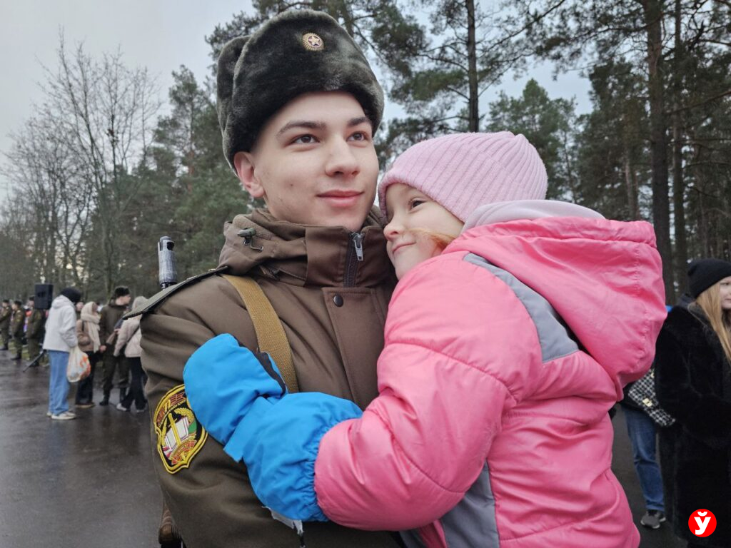 Более 2 тыс. новобранцев приняли присягу в Печах. Как это было