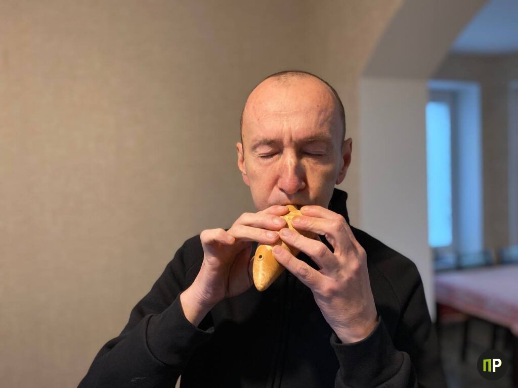 В саундтреке белорусского блокбастера звучит окарина мастера из Минского района