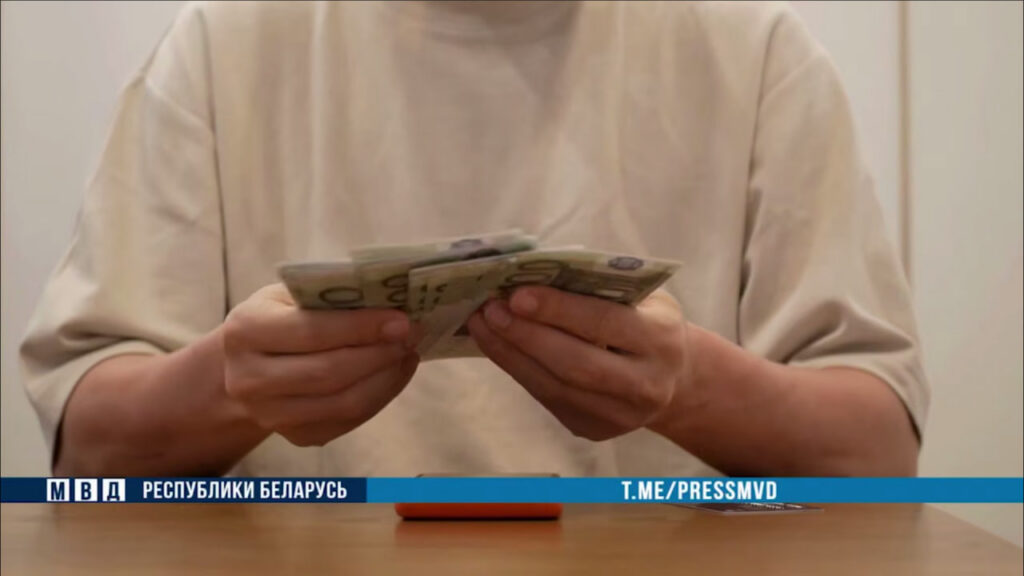 В Минске девятиклассник подозревается в краже 19 тысяч долларов и 80 тысяч евро