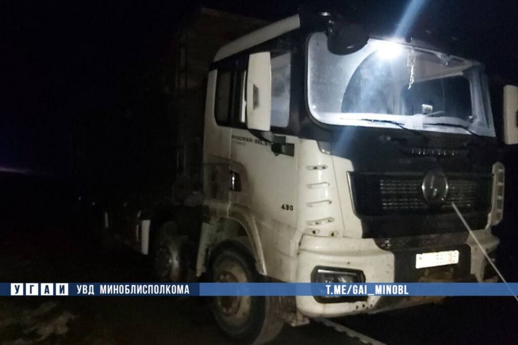 Смертельное ДТП в Минском районе: фура наехала на пешехода