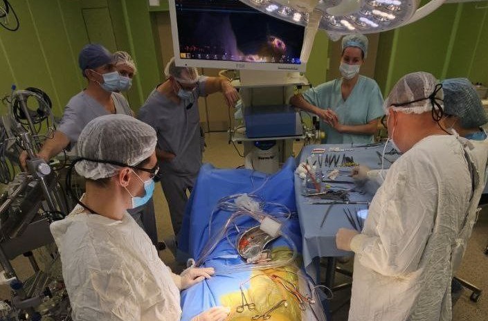 Белорусские врачи провели сложную операцию пациенту с крупной опухолью сердца
