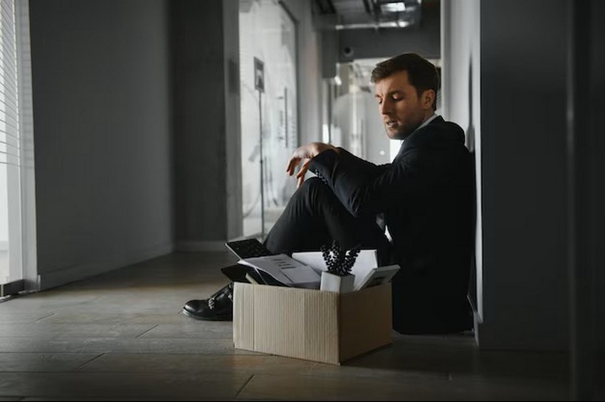 Увольнения и безработица: рынок труда Польши продолжает рушиться