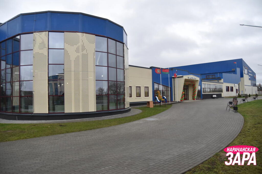 От бассейна до новой школы: главные достижения Мядельского УКС