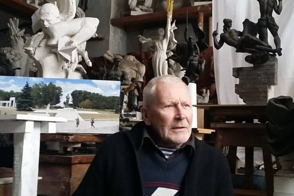 Беларусь попрощалась с Занковичем: Азарёнок о мастере, стоявшем за Батьку