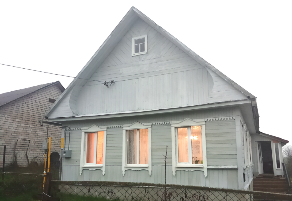 Деревенский фасад, современный интерьер: нашли интересный дом в пригороде Минска