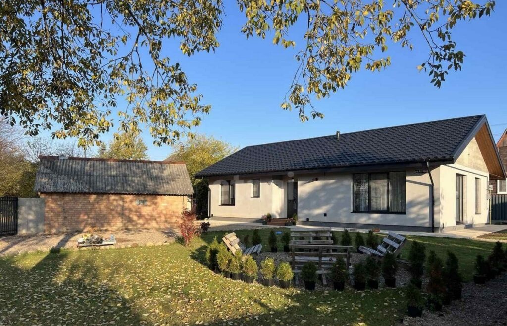 В Минском районе продают дом, где можно жить круглый год