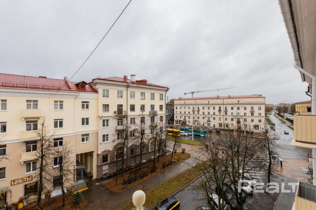 В Минске возле пл. Победы продается дизайнерская сталинка — сколько просят за квартиру?