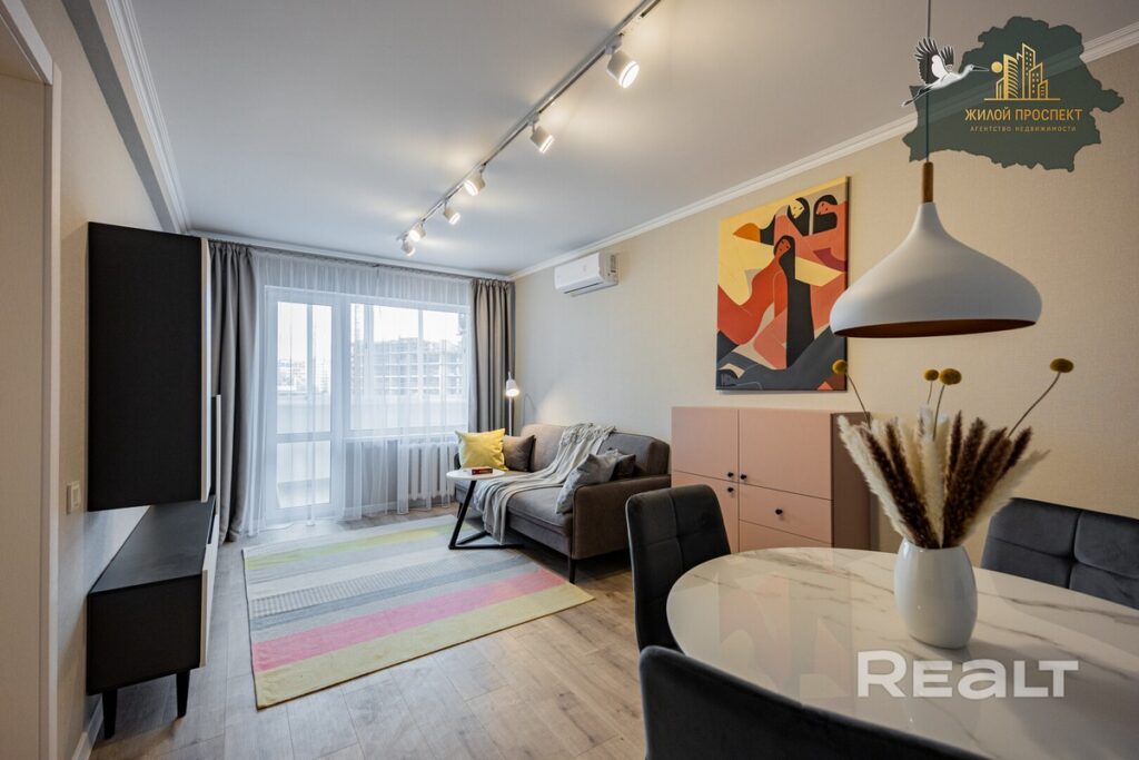 В Минске продают стильную двушку рядом с метро — что по цене?