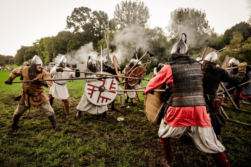 Портал времени открыт на Пуховщине — здесь можно стать героем Средневековья