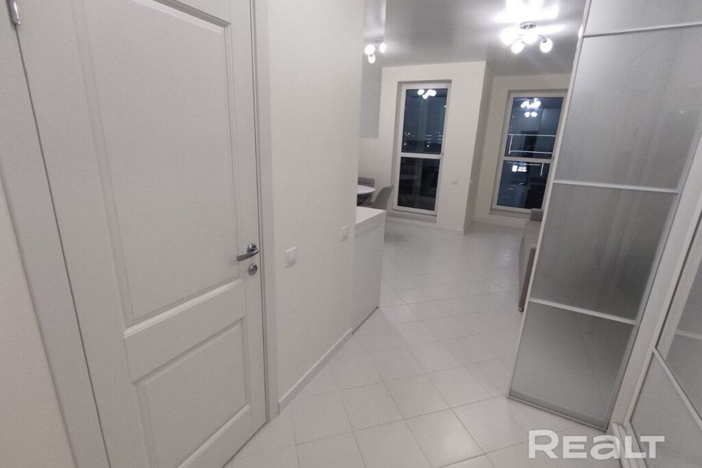 В Минске сдают студию в оттенке года по версии Pantone — что по цене?