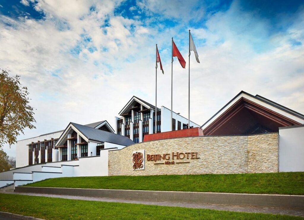 Отель «Пекин» приостанавливает работу в высокий сезон — в чем причина