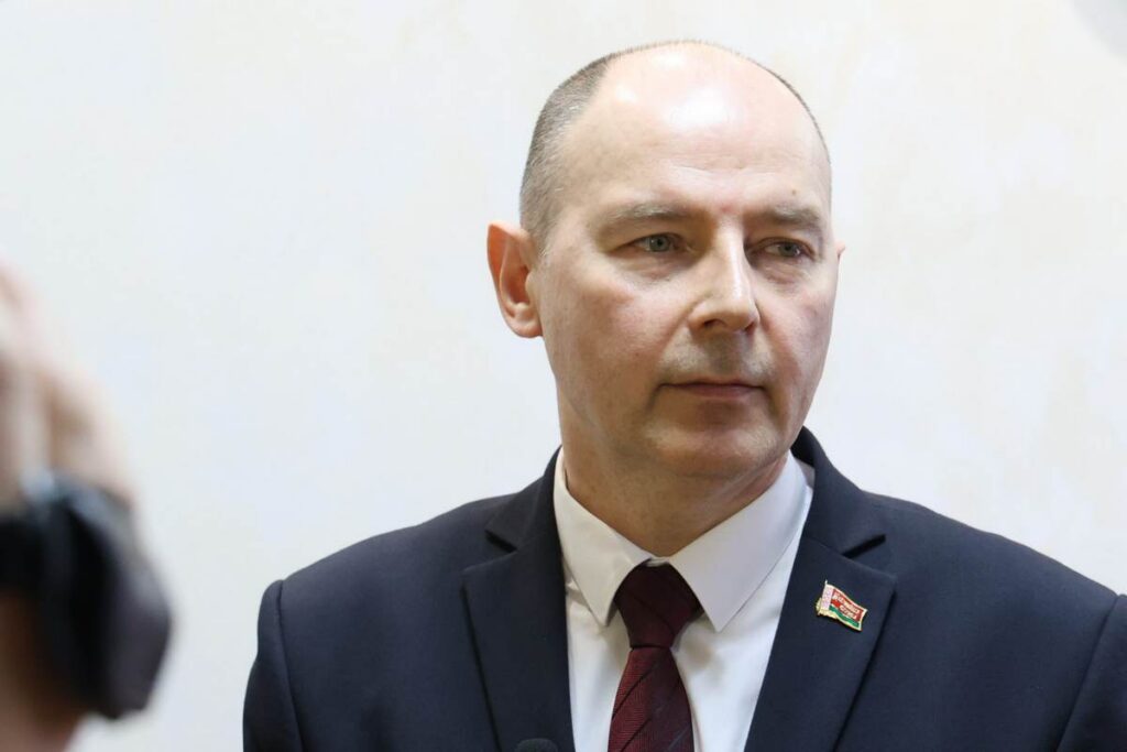 Транспорт, туризм: глава Миноблисполкома прокомментировал вопросы с приёма в Березино