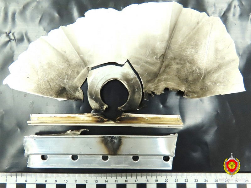 Натяжной потолок едва не сгорел в минской квартире, причина — ошибка при монтаже