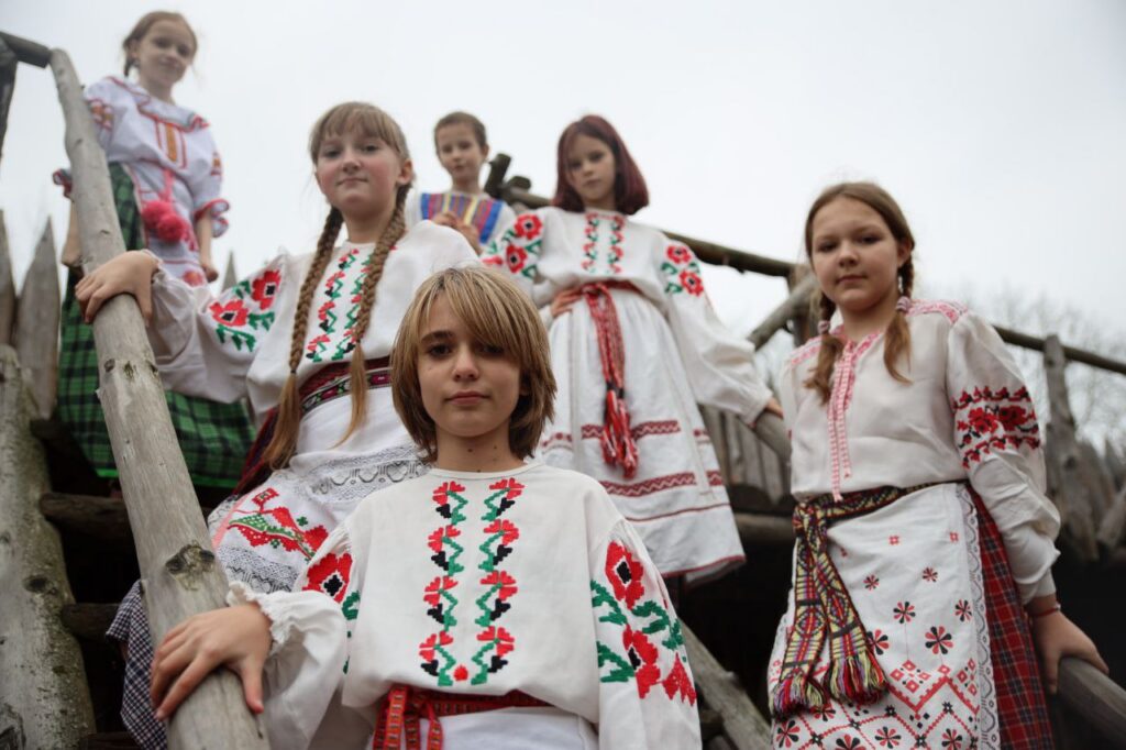 Фольклор — это модно. История успеха детского коллектива «Зараночка» из агрогородка Блонь