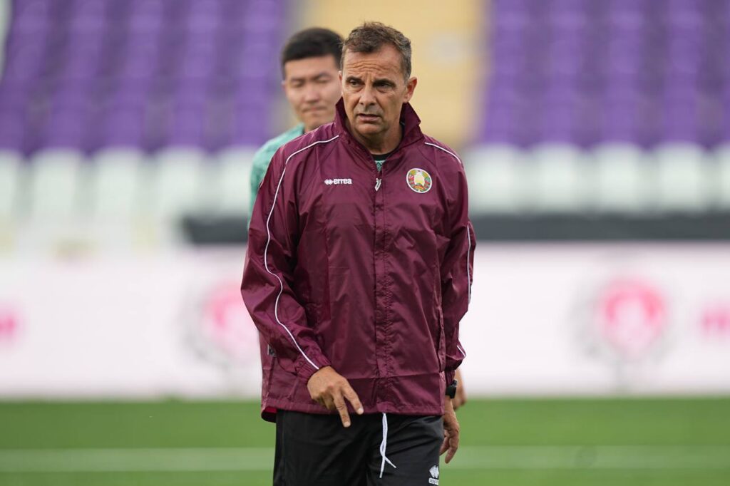 Карлос Алос покидает пост главного тренера сборной Беларуси по футболу