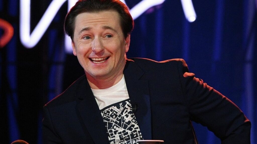 Безруков требует полмиллиона рублей компенсации за продажу масок с его лицом