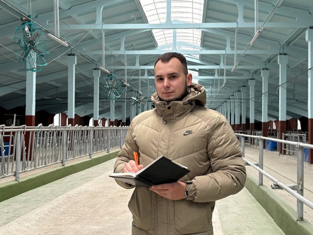 Почему молодёжь приходит на крупнейшее сельхозпредприятие Слуцкого района и остаётся здесь