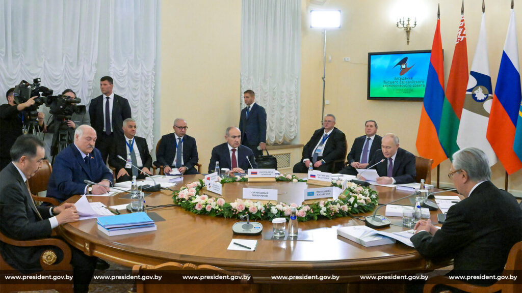 Азарёнок назвал Союзное государство успешным примером сетевой империи