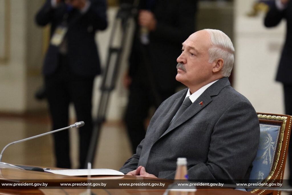 Лукашенко раскрыл смысл своих слов о статусе «уходящего» главы государства