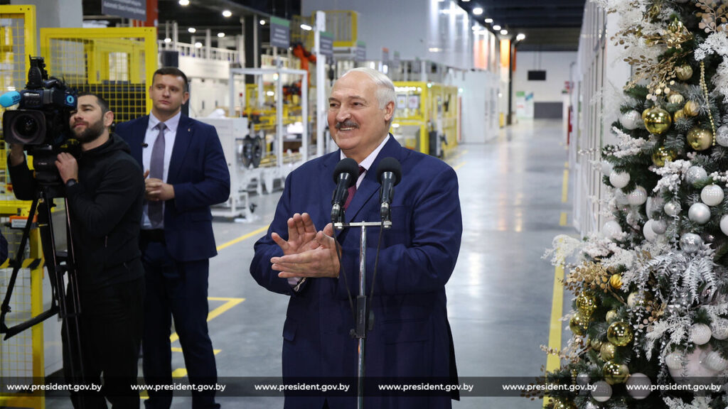 От СНГ до ООН: Лукашенко поздравил мировых лидеров с Новым годом и Рождеством