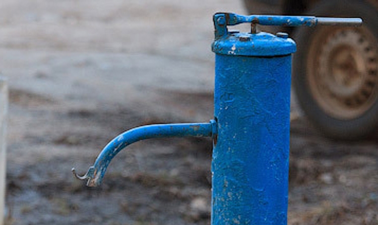 Загадка одной колонки в Борисове. Почему видео об аварии появилось после её устранения