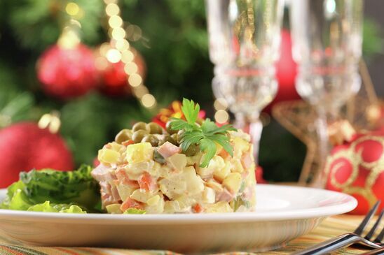 От 9 до 22 рублей — сколько белорусы потратят на «Шубу», «Оливье» и салат с ананасами