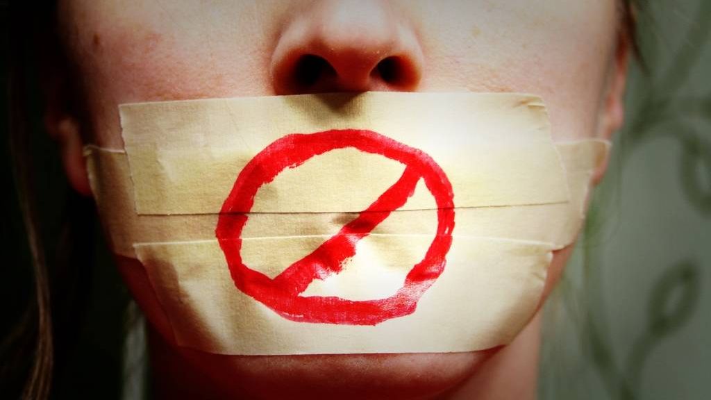 «Язык как враг»: почему борьба с русской речью стала для киевской власти вопросом выживания