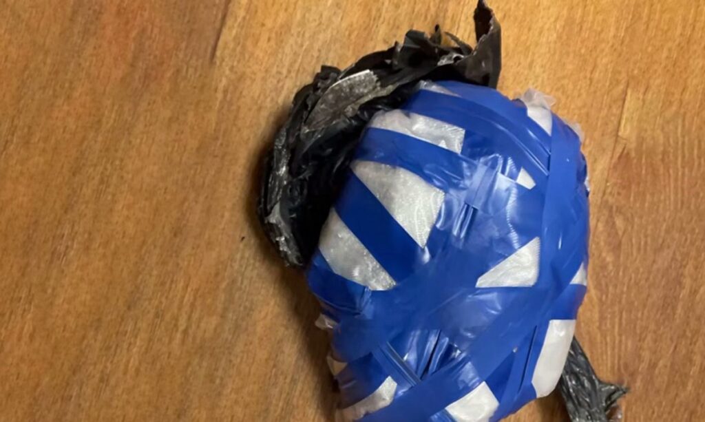 Жил с матерью и фасовал наркотики в квартире — в Минске задержали оптового закладчика