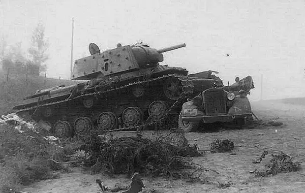 700 боевых вылетов и бой в огне: как братья Кардановы стали Героями Советского Союза