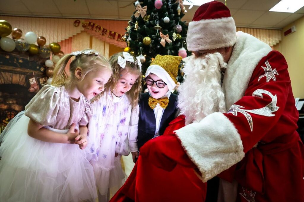 Как Деду Морозу не нарушить закон о персональных данных, читая письма детей — ответили юристы