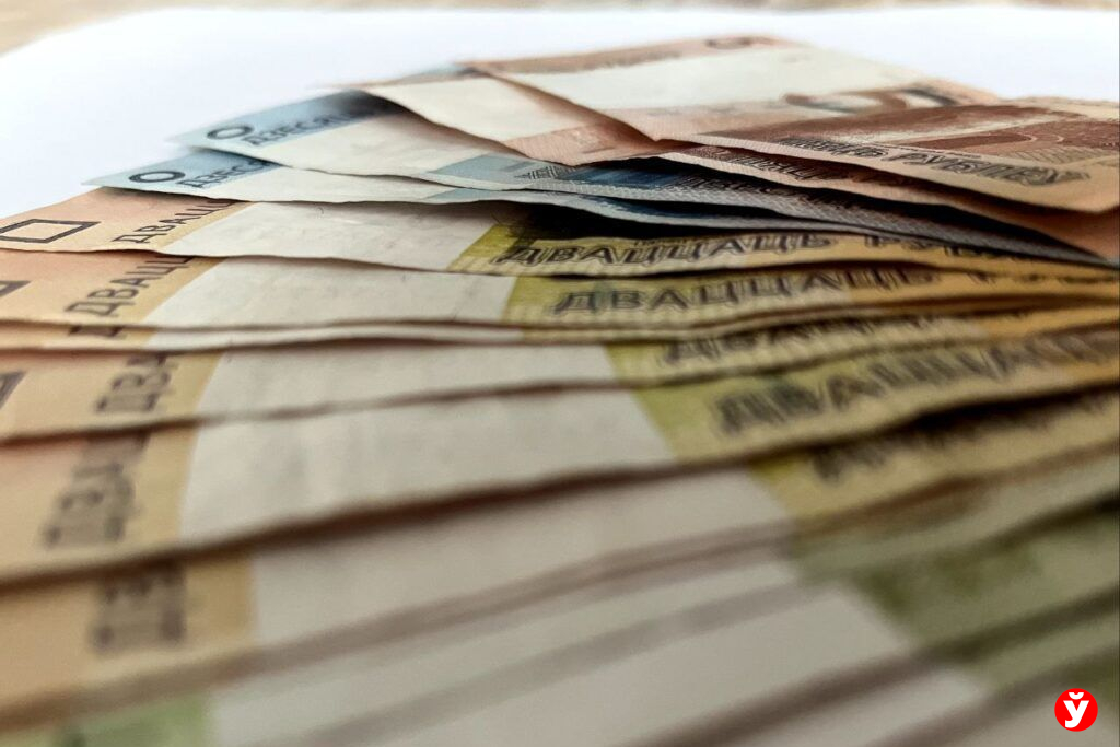 У бюджетников с 1 января вырастут зарплаты