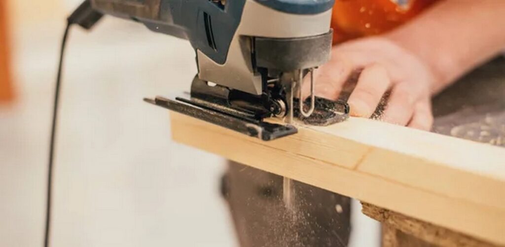 Лукашенко потребовал устранить недостатки в сфере деревообработки