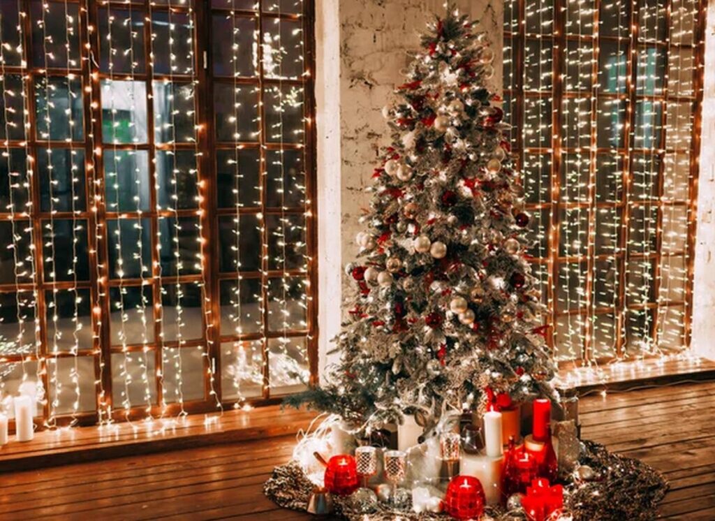 Белорусам назвали случаи с гирляндами на окнах, за которые их точно оштрафуют