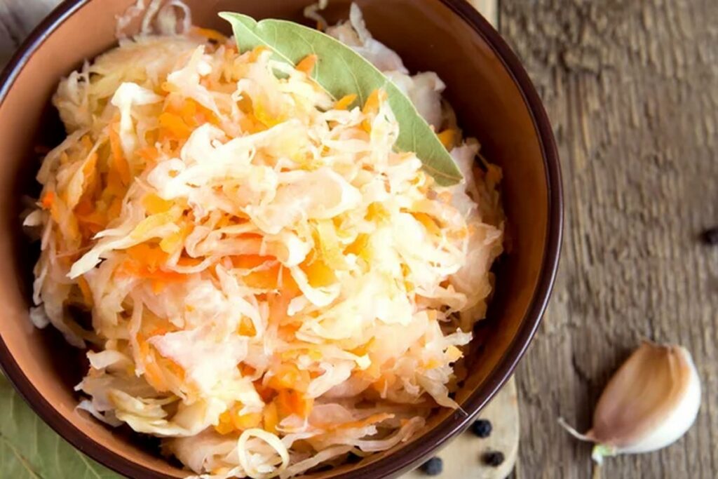 С кислинкой и в меру солёная: пробуем нашумевшую капусту от Гродненской фабрики