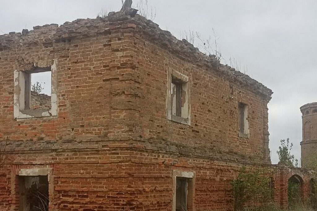 «Мурованка Хрептовичей» под Новогрудком продается всего за 84 рубля