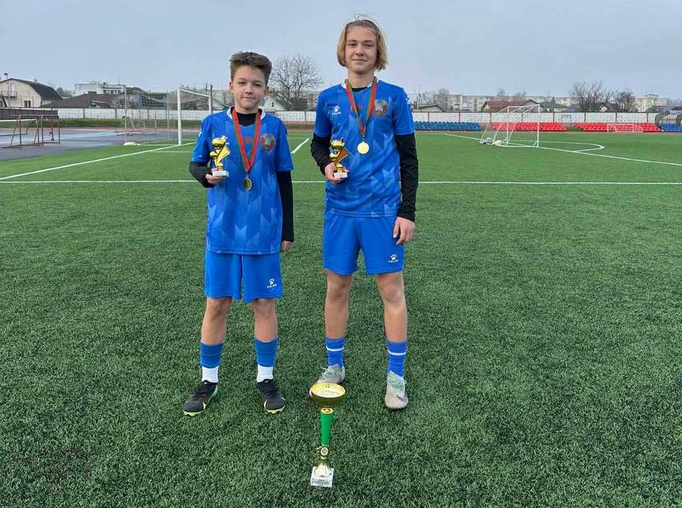 Пуховичская СДЮШОР — в лидерах: команда стала чемпионом области по юниорскому футболу