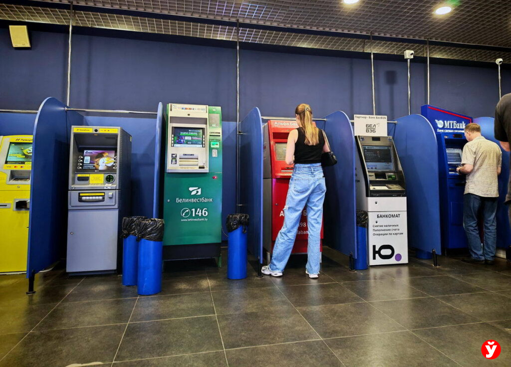 Технический сбой с остатками на картах Беларусбанка продолжают устранять