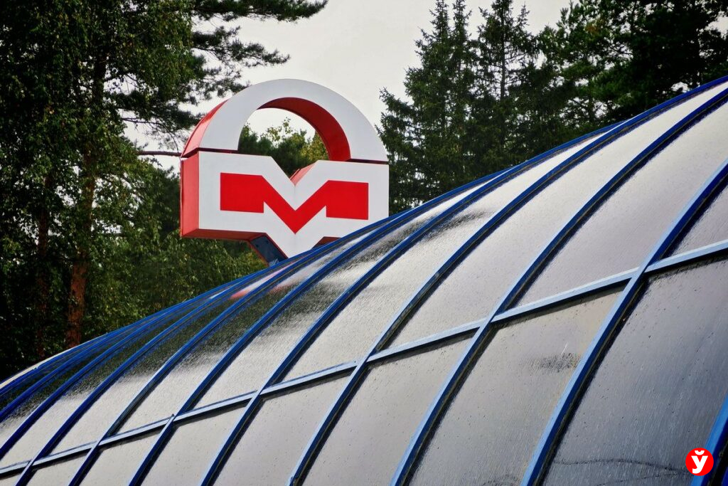 Белорусы предположили, чем пахнет в минском метро