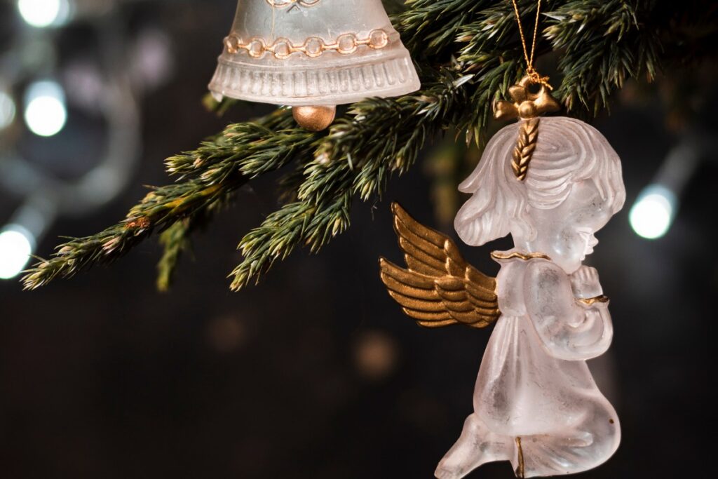 Католическое Рождество: почему на стол ставят 12 блюд и какие запреты соблюдают верующие