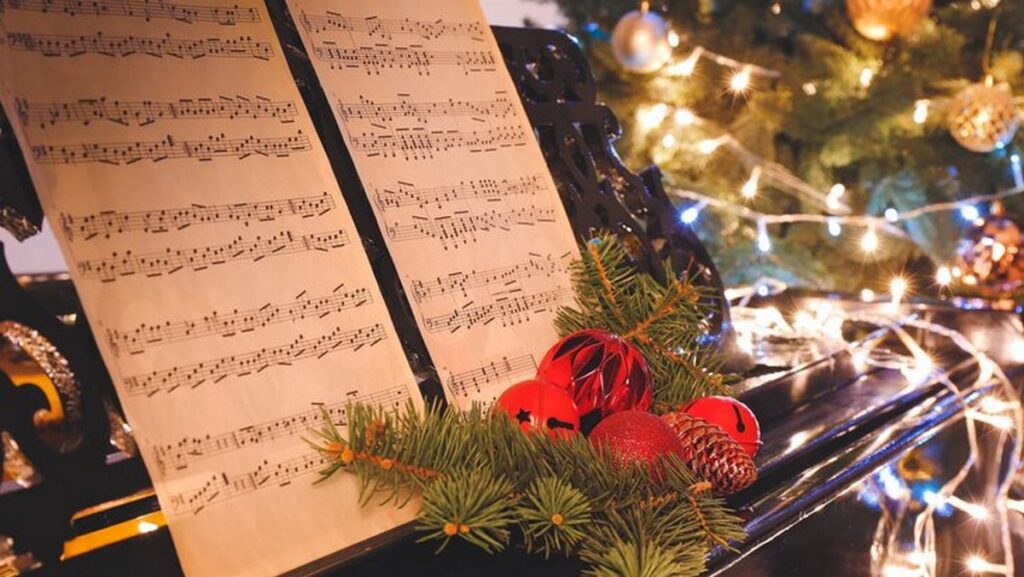 В пабах Великобритании хотят запретить песню Jingle Bells и другие рождественские хиты