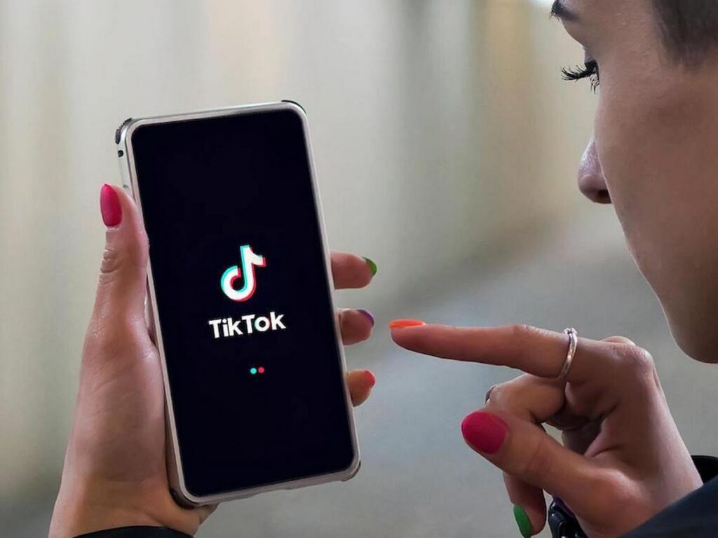 Лукашенко рассказал, как реагирует на обращения к Президенту через соцсети