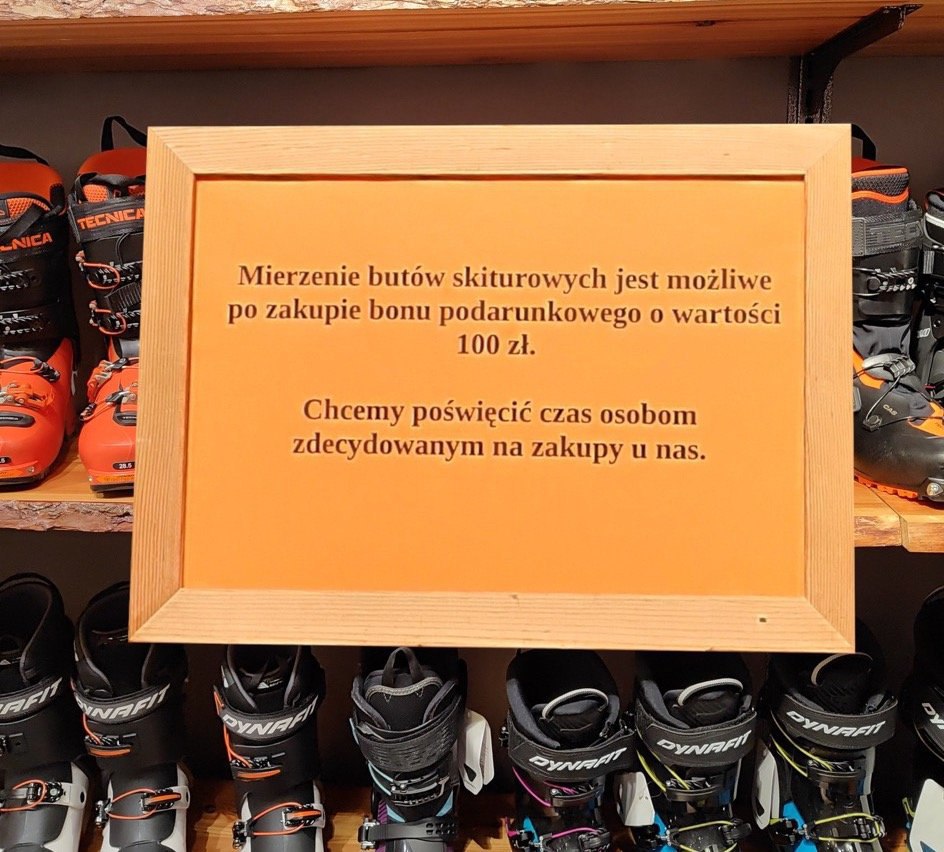 80 рублей за примерку обуви — в польском магазине ввели новые правила