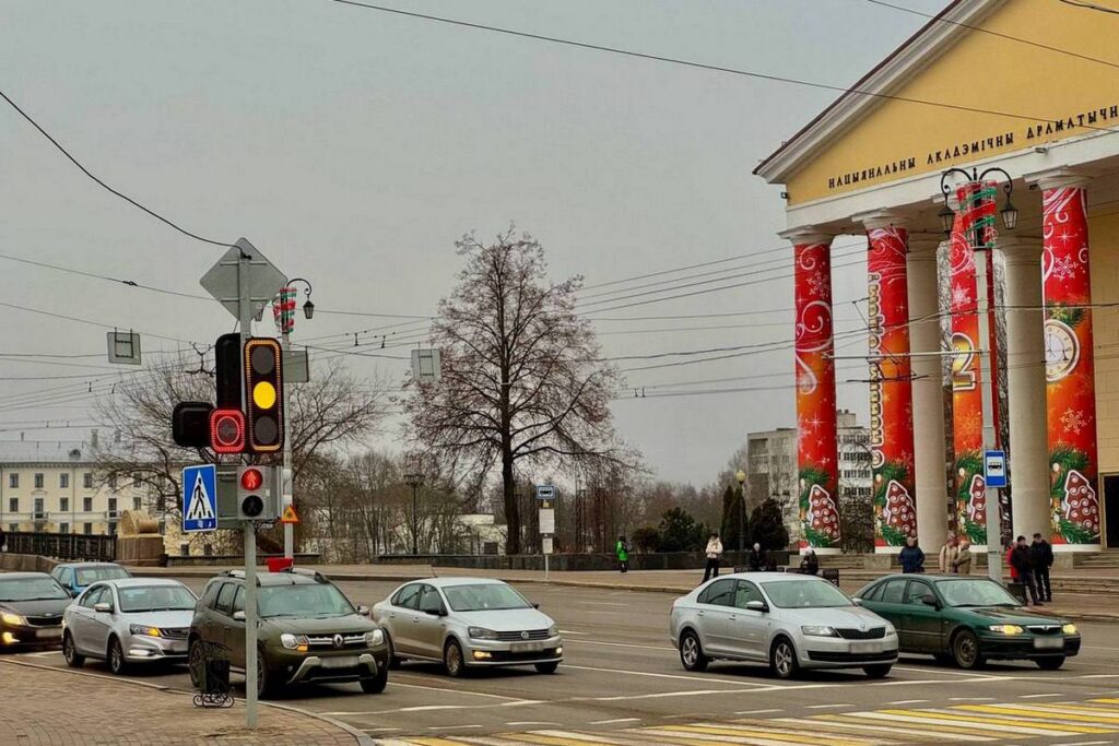 В Беларуси появились светофоры нового поколения с контурной подсветкой — в каком городе?